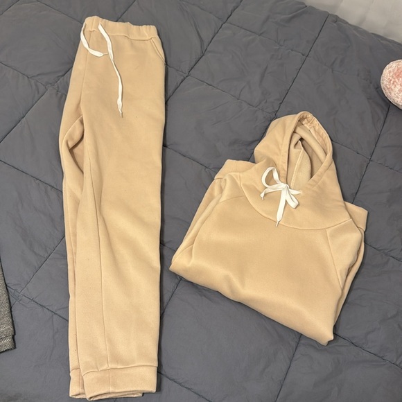 Sweat shirt and pant - Picture 2 of 4